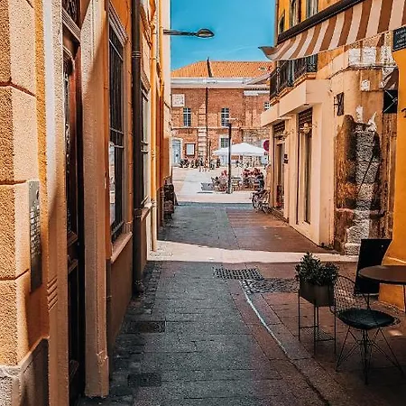 L D Yvette, Centre Historique Perpignan